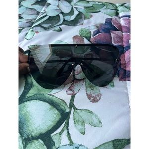 Premier Collection- Oversized Super 164mm Full Coverage Upbeat Shield Sunglasses